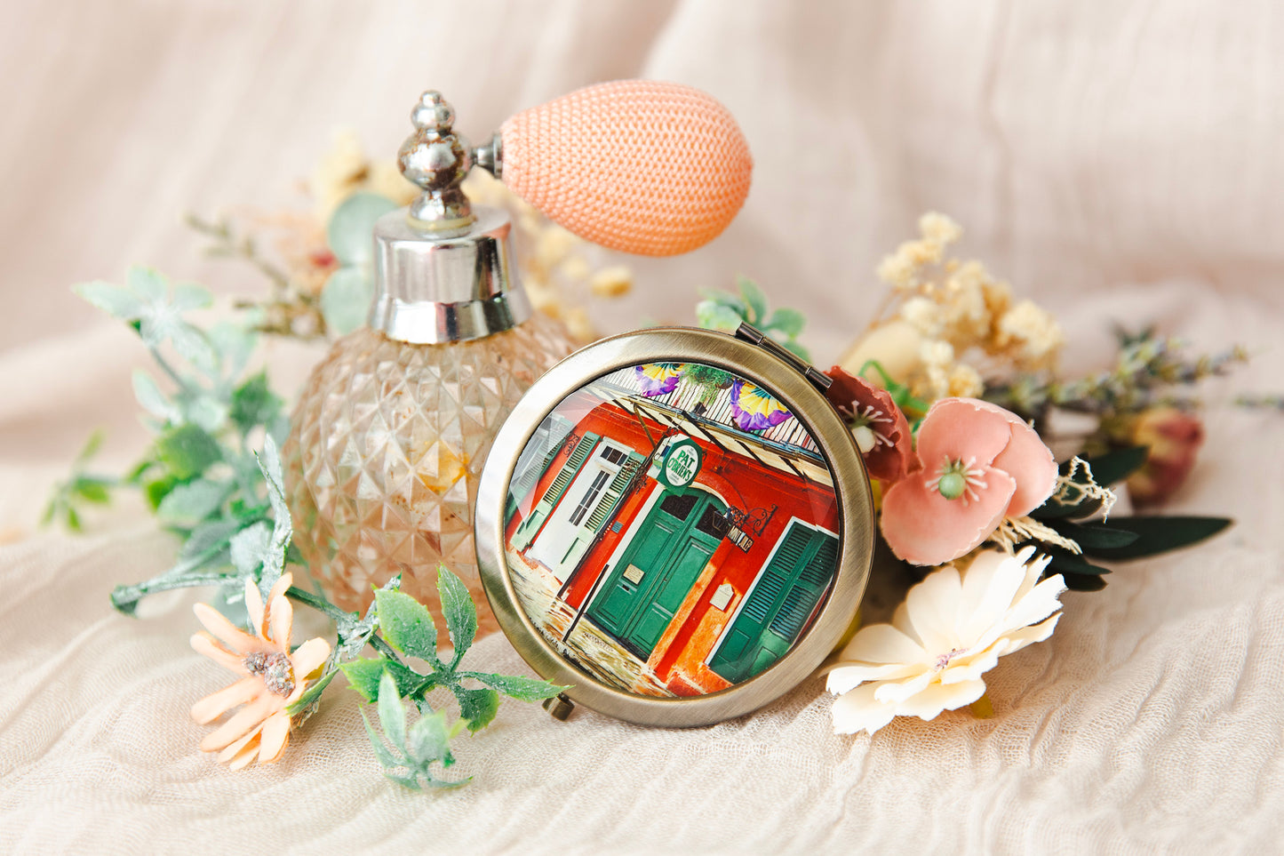 PAT O'BRIEN'S COMPACT MIRROR