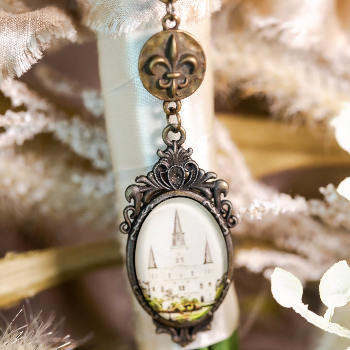 FILIGREE & FLEURISHES WEDDING BOUQUET PENDANT