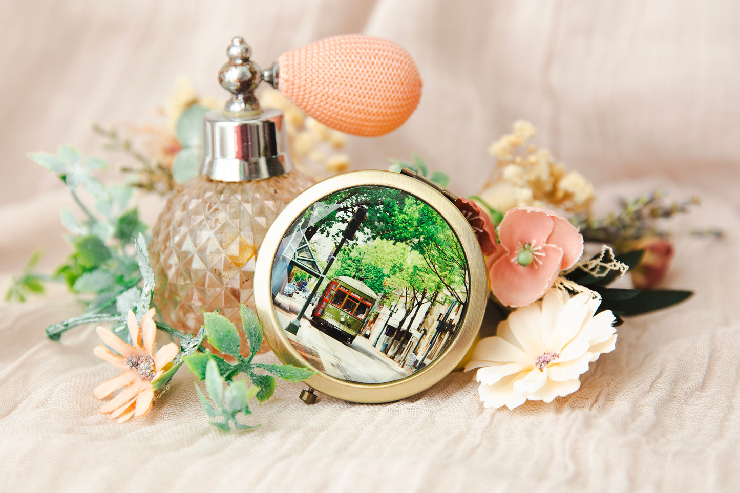 NEW ORLEANS STREETCAR COMPACT MIRROR