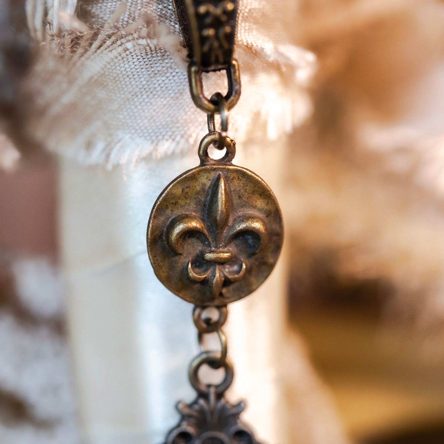 FILIGREE & FLEURISHES WEDDING BOUQUET PENDANT