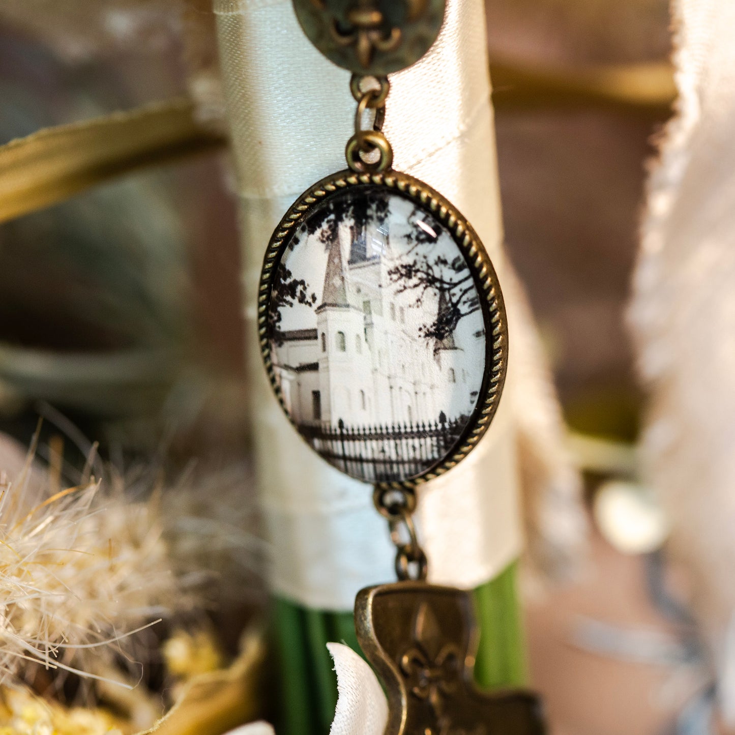 THE NAPOLEON WEDDING BOUQUET PENDANT