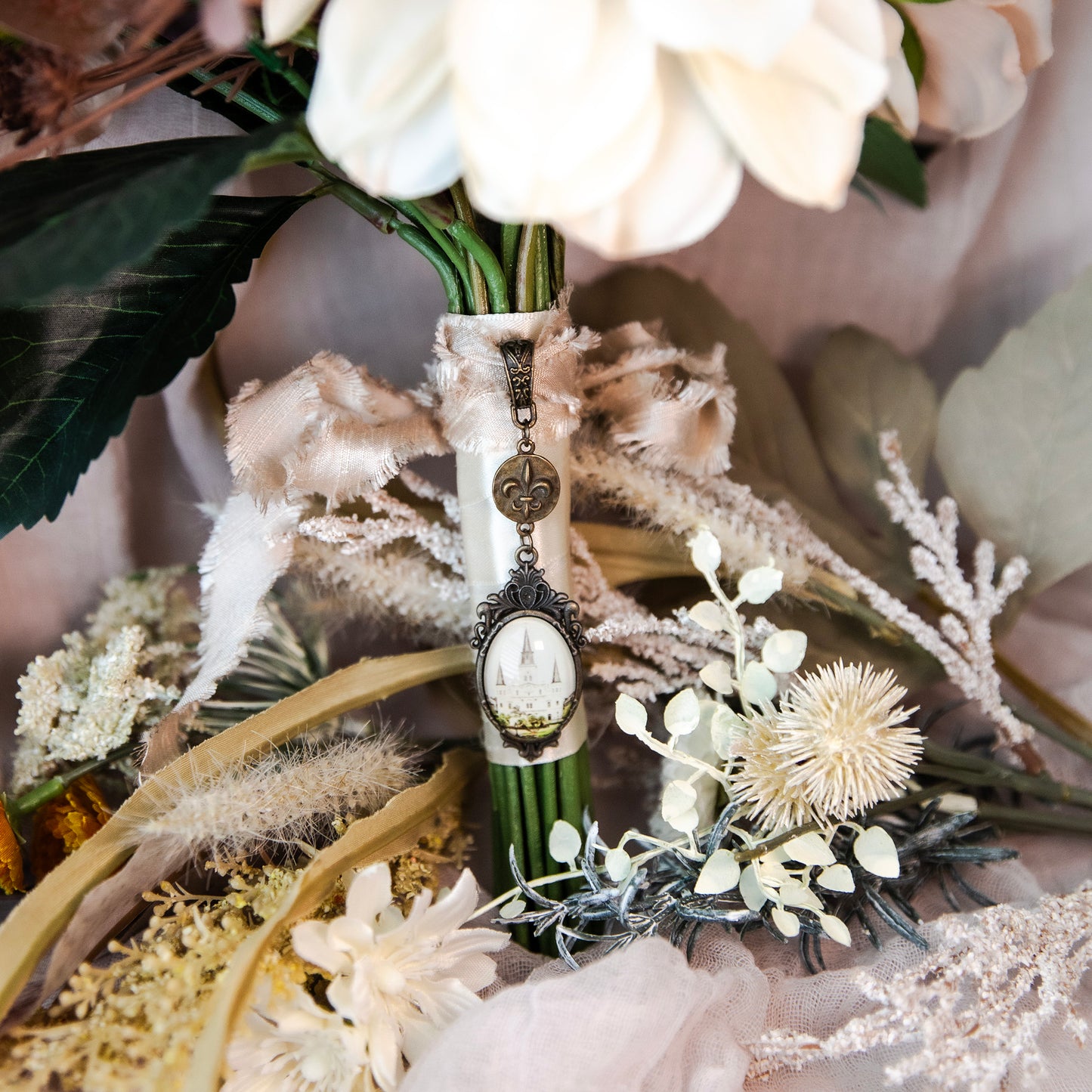 FILIGREE & FLEURISHES WEDDING BOUQUET PENDANT