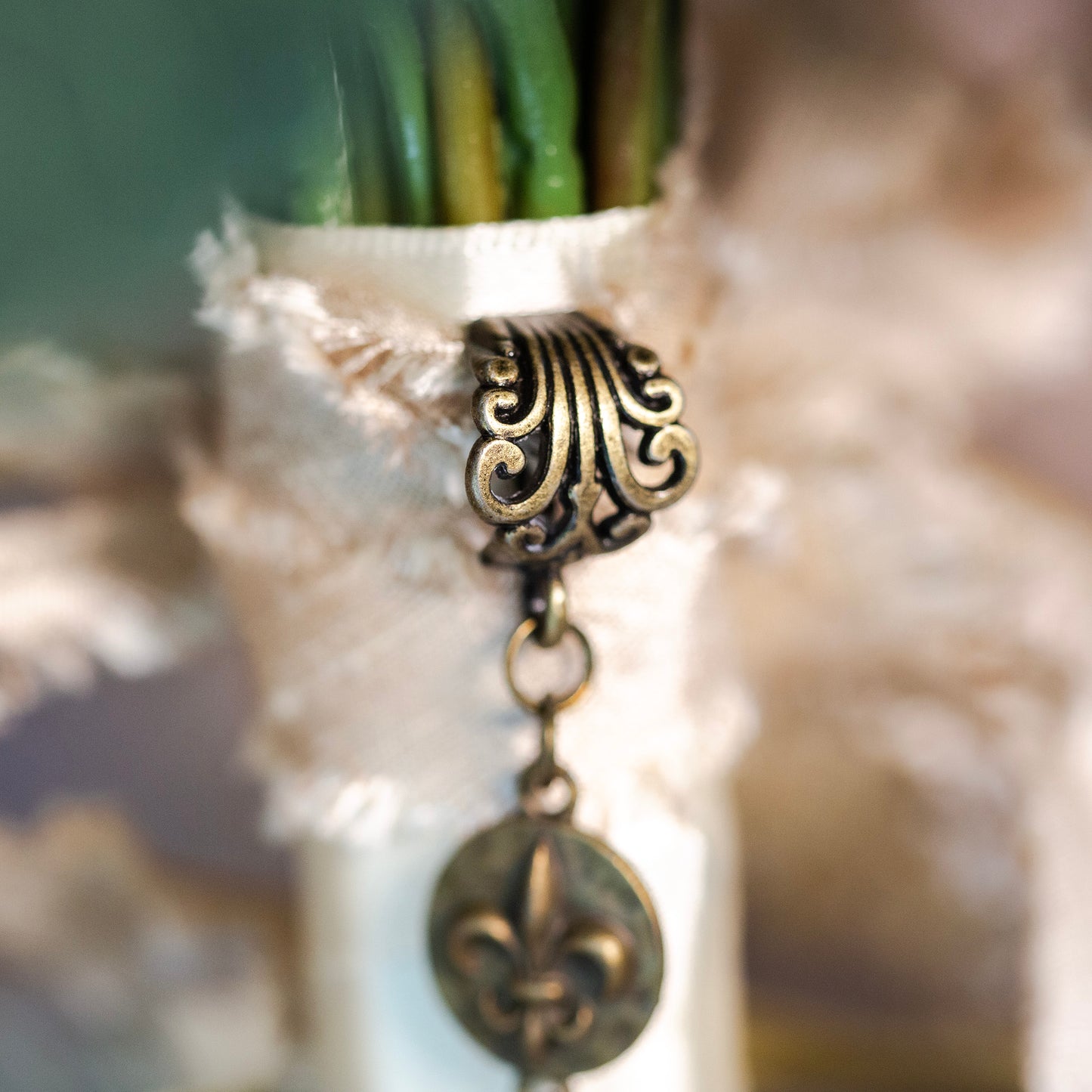 THE NAPOLEON WEDDING BOUQUET PENDANT